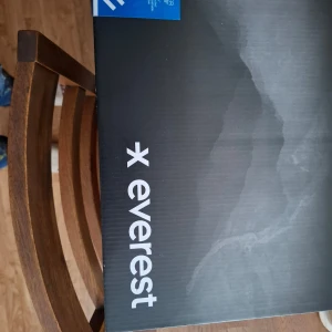 EVEREST W Shields Hike Mid. Stl 42 - Nya och oanvända. Storlek 42