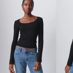 Svart långärmad topp från Gina tricot - Säljer en stilren svart långärmad topp med rund halsringning. Perfekt för en enkel och elegant look. Nypris 200kr. Använd en enstaka gång men är i oanvänt skick. Priset är diskuterbart.