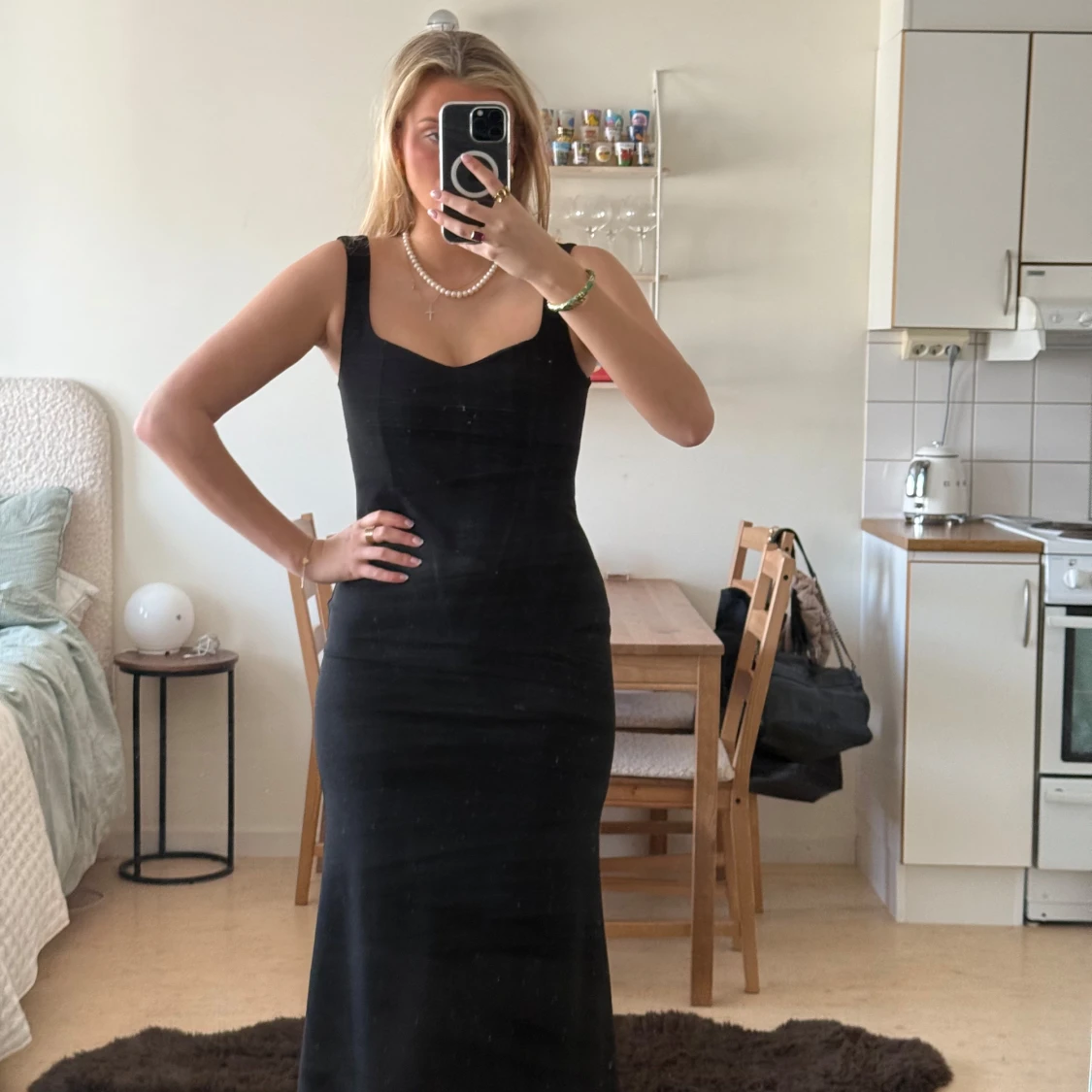 Svart långklänning