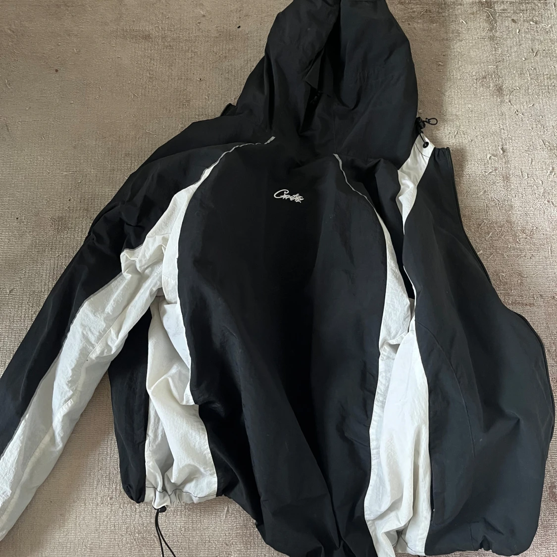 Svart och vit vindjacka från Cortez - 3