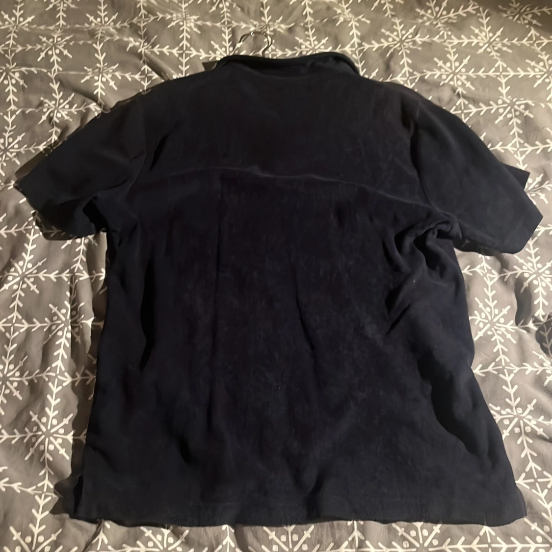 Svart kortärmad t-shirt med krage - 1