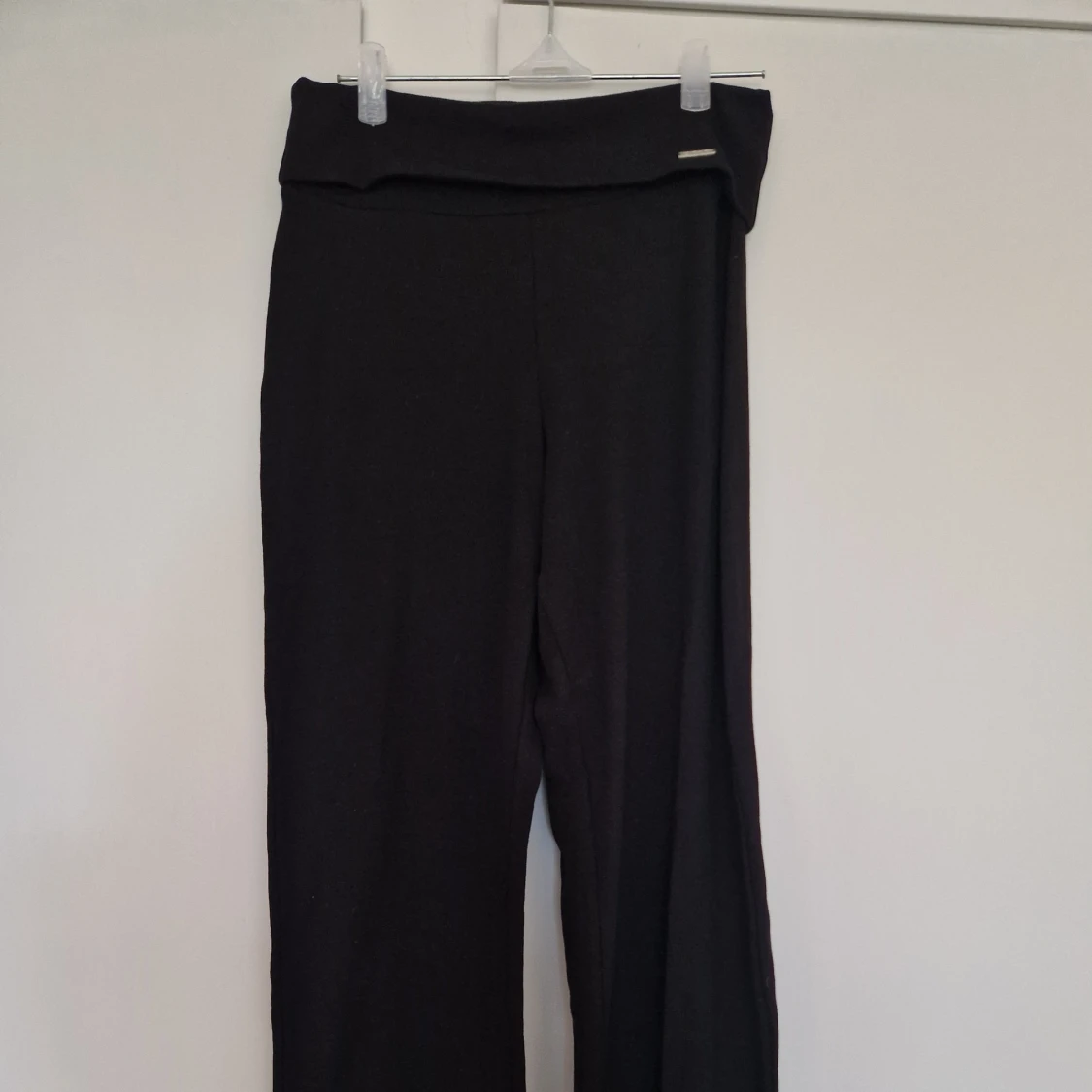 Svarta byxor från Aim'n