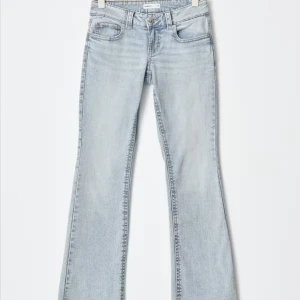 Gina tricot jeans - Snygga lågmidjade bootcut jeans från Gina Tricot💘💘 