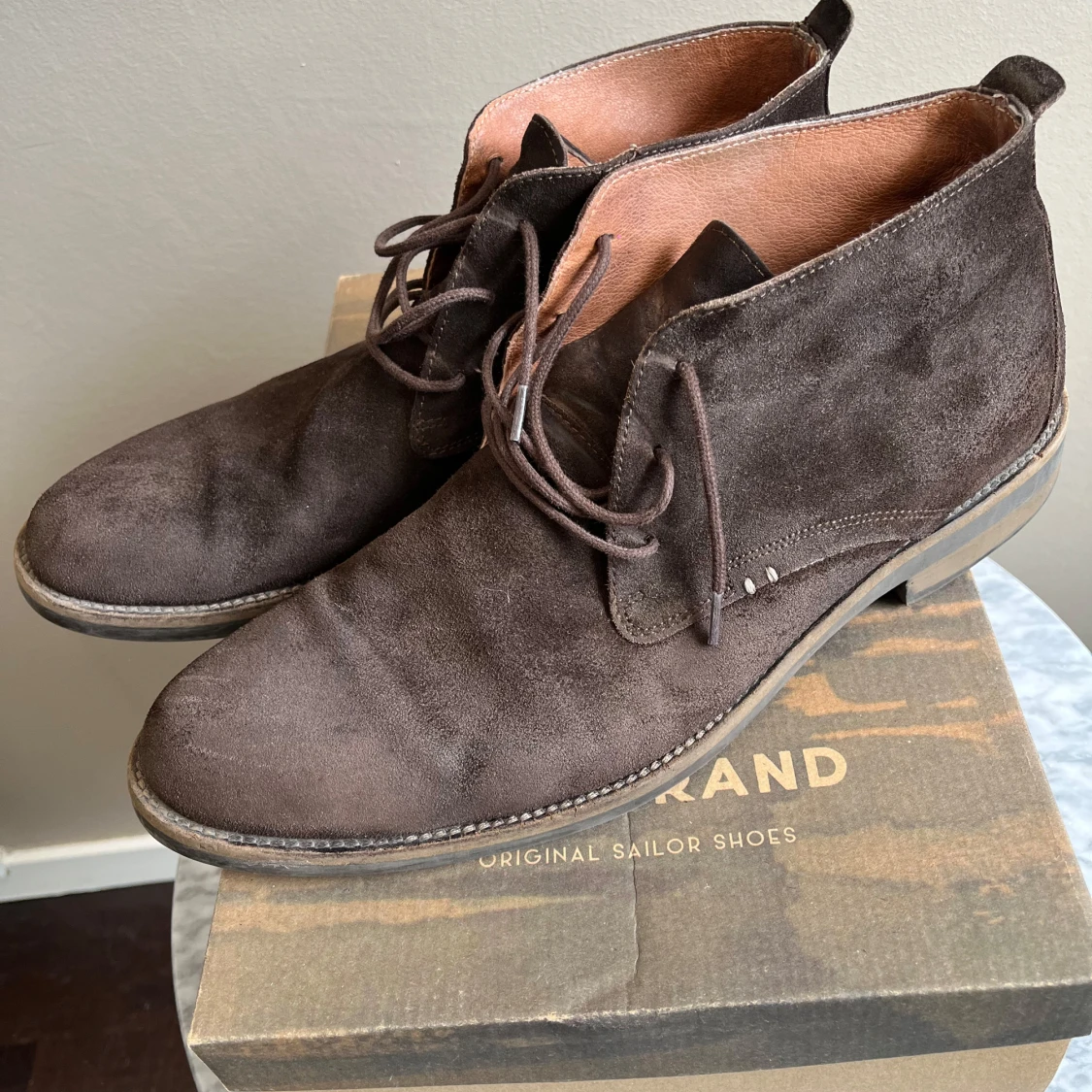 Bruna mockaboots från Marstrand - 2