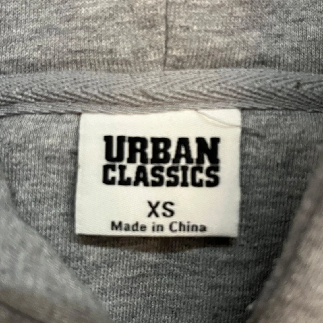 Grå hoodie från Urban Classics XS - 1