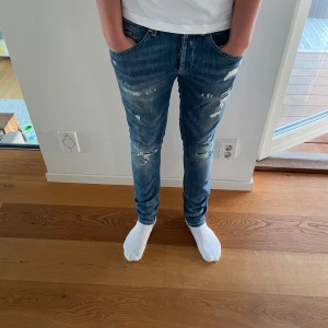Dondup George jeans  - Säljer nu dessa dondup George jeans, skriv för fler bilder/frågor🙌🏼