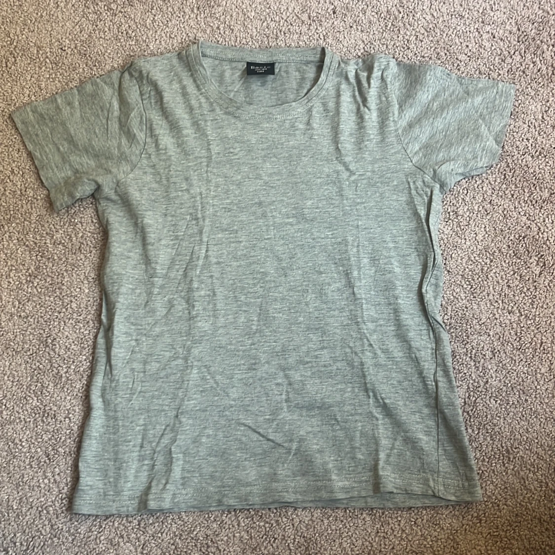 Grå basic t-shirt i bomull