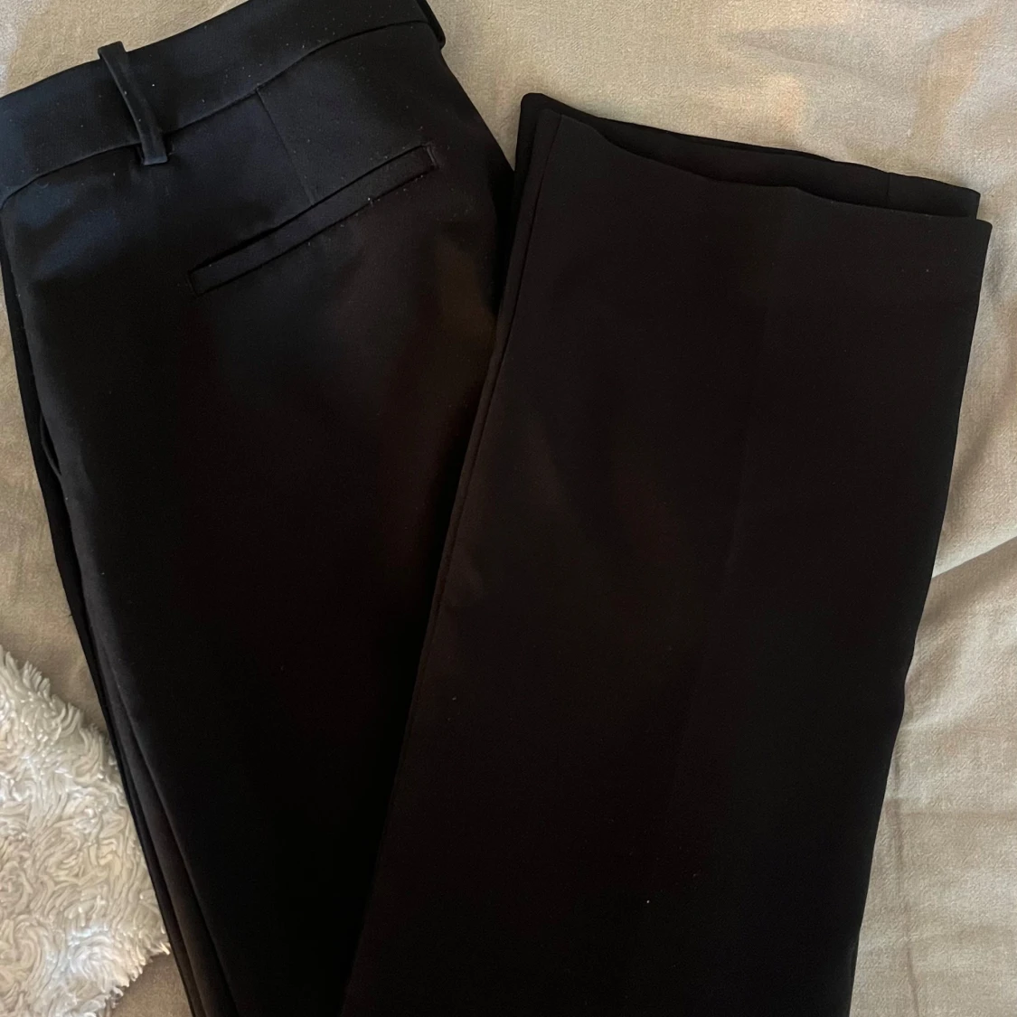 Svarta kostymbyxor från BikBok - 2