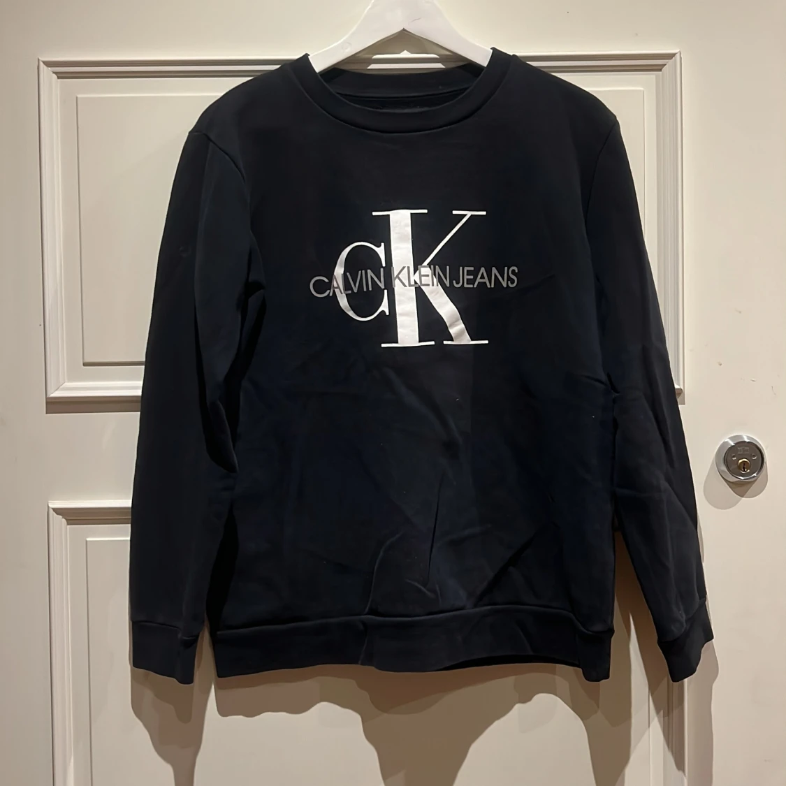 Svart sweatshirt från Calvin Klein Jeans
