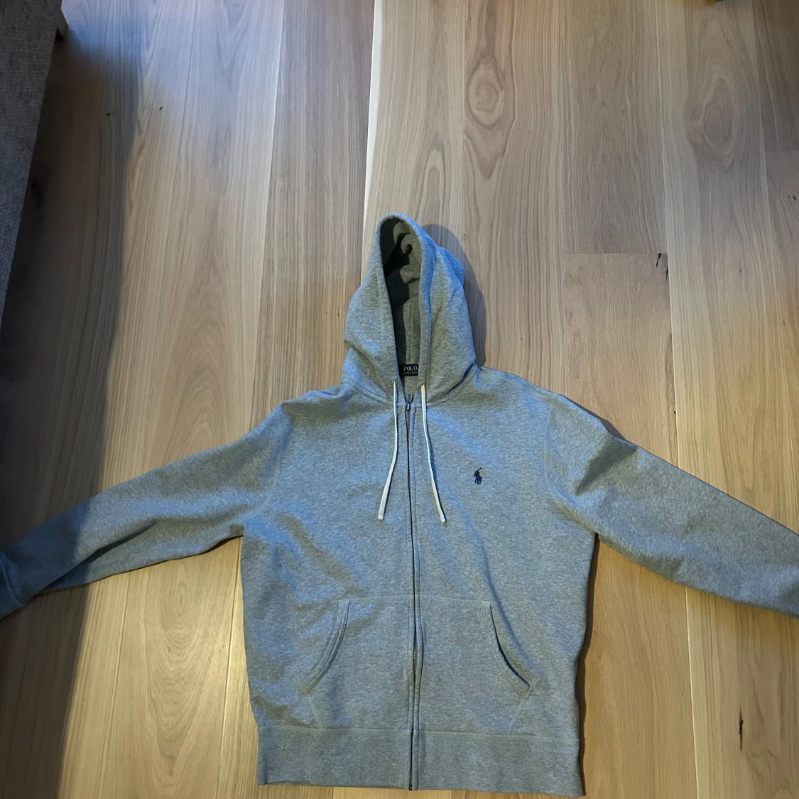 Grå hoodie från Polo Ralph Lauren