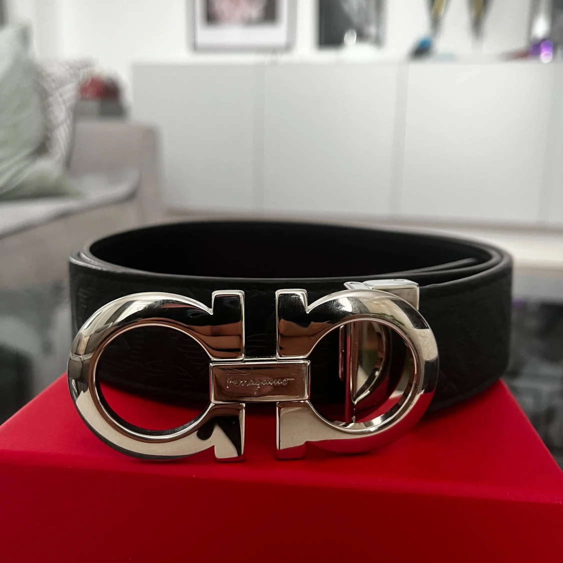 Svart Ferragamo skärp med silverdetalj - 1