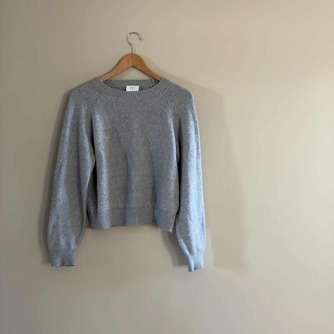 Grå stickad tröja från Grunt