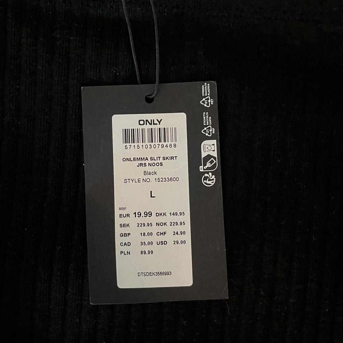 Svart ribbad långkjol från ONLY - 2