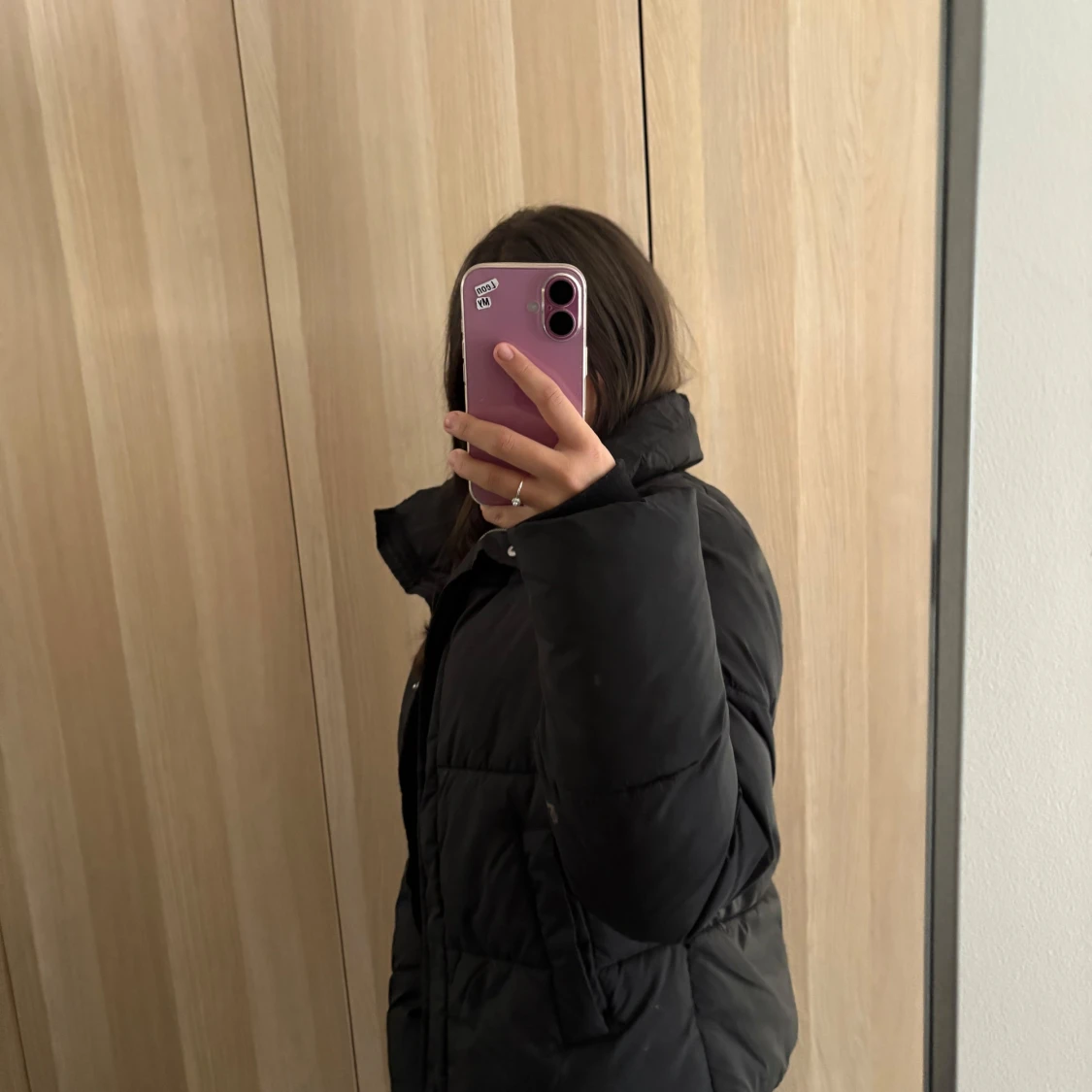 Svart pufferjacka med dragkedja - 2