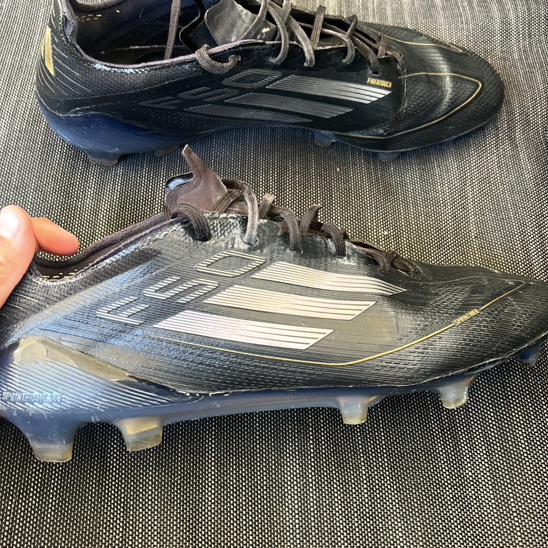 Svarta Elite Adidas fotbollsskor med dobbar - 1