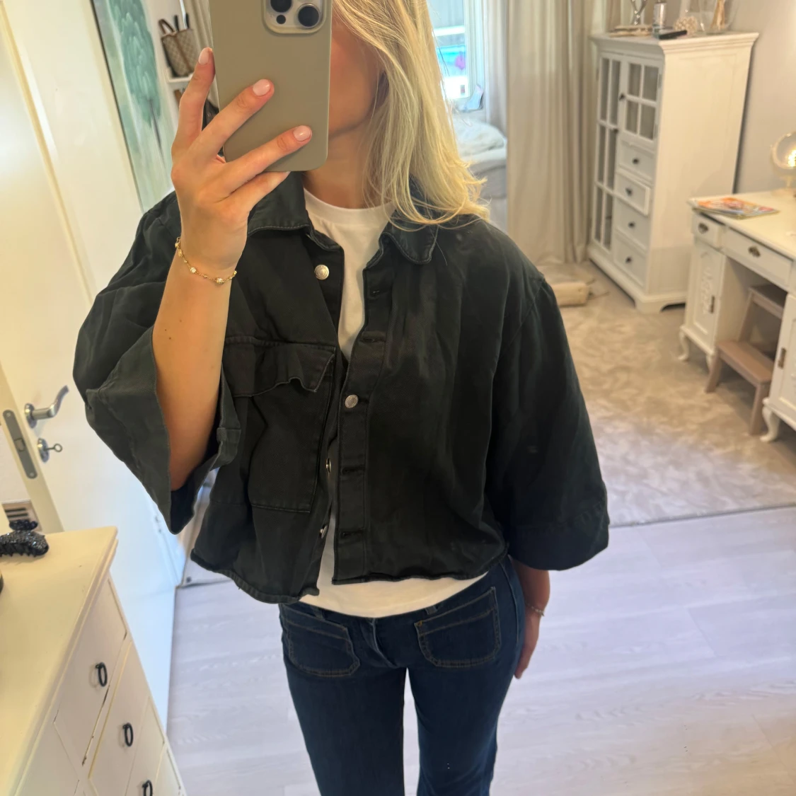 Svart overshirt/jeansjacka med trekvartslånga armar  - 1