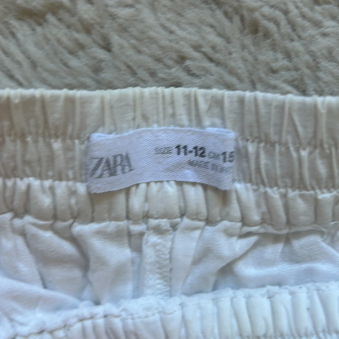 Vit broderad kjol från Zara - 1