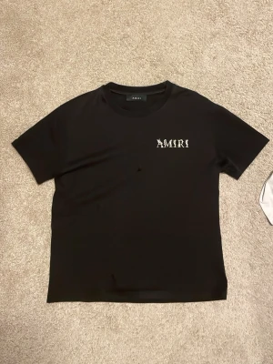 AMIRI T-Shirt - Snygg tröja, helt ny! Storlek M