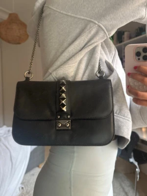 Valentino väska - Sååå snygg Valentino glamrock väska i jätte bra skick!!!