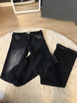 Svarta bootcut jeans  - Gina tricot 14+ jeans, storlek S tall