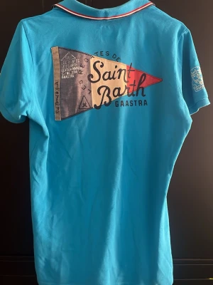 Gaastra piké - Säljer nu denna feta piké från det klassiska holländska seglarmärket Gaastra. Svårfunnen modell dessa dagar. Small slim fit. Inga defekter. Skriv gärna vid frågor👍