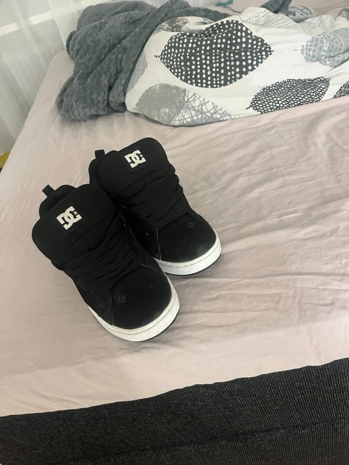 Svarta DC sneakers med vit logga - 1