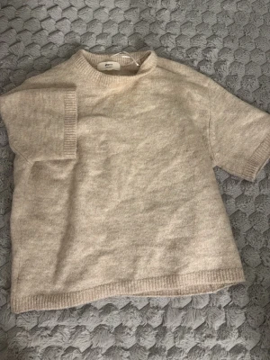 stickad topp - stickad topp från gina storlek xs