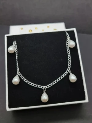 Handgjort halsband med pärlor  - Material-rostfritt stål.  Kedjetjocklek-3mm.  Utan smyckesask . #53