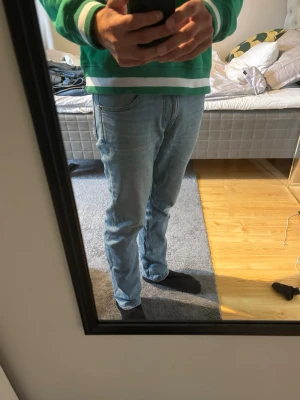 Lee jeans  - Ett par Lee jeans i modellen Daren Zip Fly i bra skick. Storlek: W29 L32. Skriv vid funderingar!