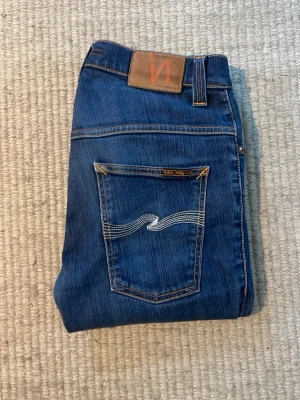 Nudie jeans  - Nudie jeans! Modell thin finn! Väldigt fint skick! W31 L34! Hör av er vid minsta lilla fundering! Priset sitter ej fastspikat vid snabb affär 🏬