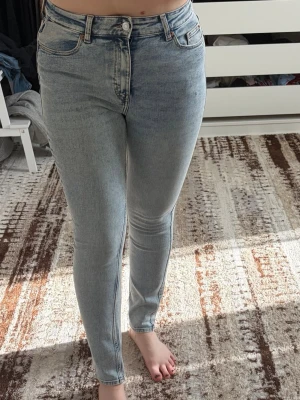 Jeans - 40 - Jeans i storlek 40 pris 40kr