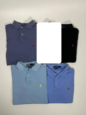 4X Ralph Lauren pikéer  - 👕 Plagg: pikéer                                                              📏 Storlek: S-M                                                               🏷️ Märke/Modell: Ralph Lauren                                             ✨ Skick: Fint skick                                                        💬 Vid frågor är det bara att skriva!                                                                                          🛍️ Perfekt om du vill köpa och resella lite själv eller göra ett kap