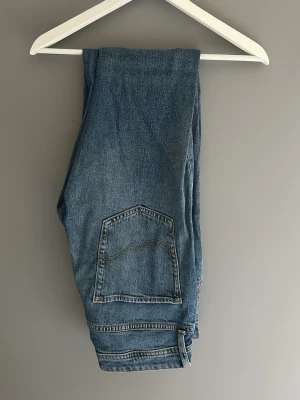 Jack N Jones jeans - Jack N Jones jeans. Modell tapered Mike. Slim fit.  Aldrig använda. 