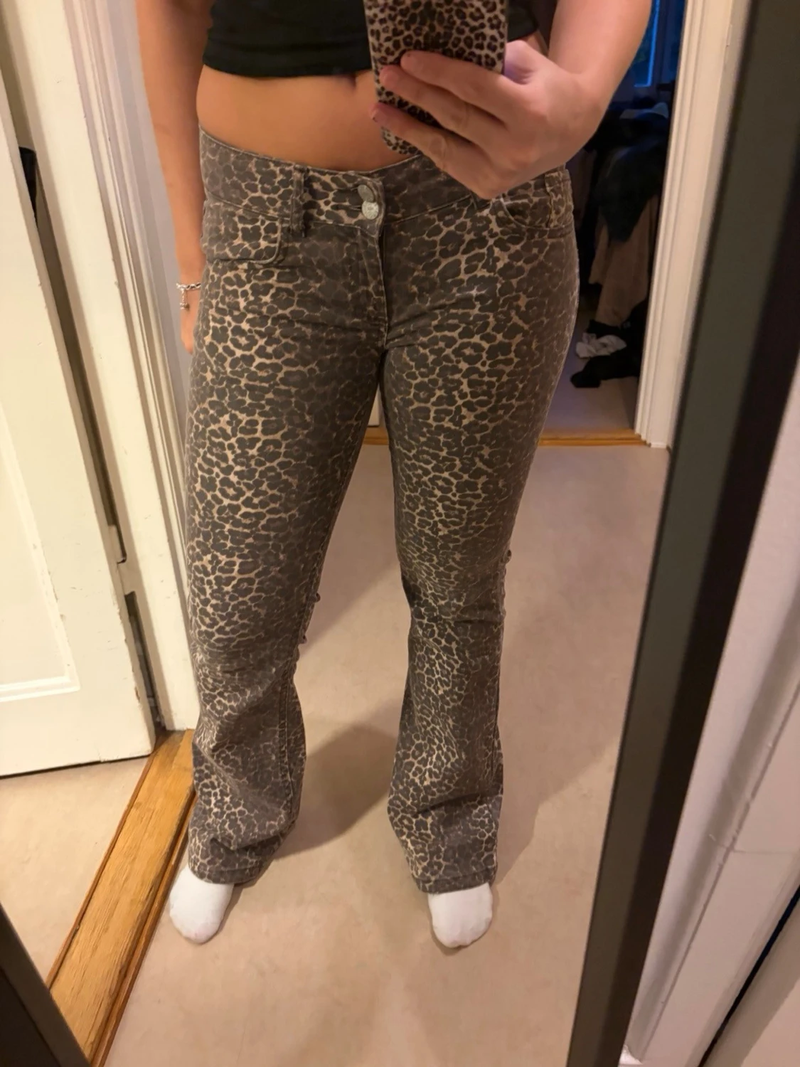 Leopardmönstrade bootcut jeans