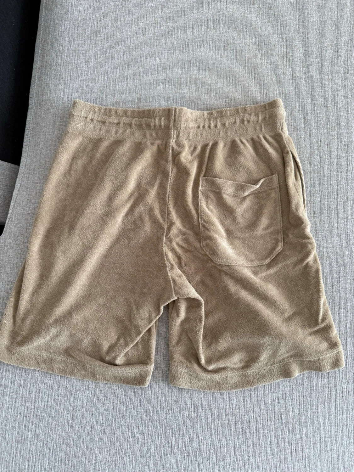 Beige frottéshorts med snörning - 1