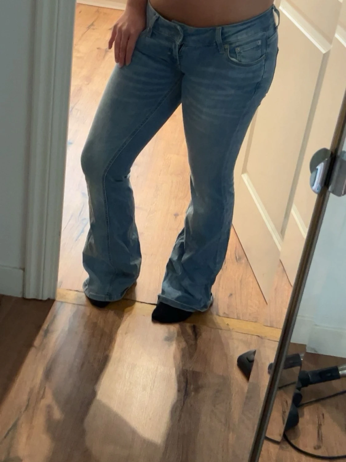 Ljusblå bootcut jeans - 1