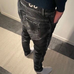 Dondup jeans - Tjena! Säljer nu dessa sjukt feta dondup jeans!✅ För fler frågor eller bilder så är det bara att skriva🤝.