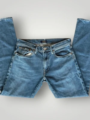 Ralph Lauren jeans 30/32 - Snygga Ralph Lauren jeans i storlek 30/32 👖✨ Klassisk och tidlös stil, enkla att matcha till allt 🔥