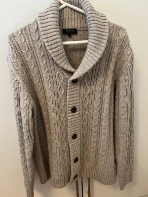  Indicode cardigan - Plagg: Cardigan Märke/Modell: Indicode Storlek: M Skick: Mycket bra  Vid frågor är det bara att skriva