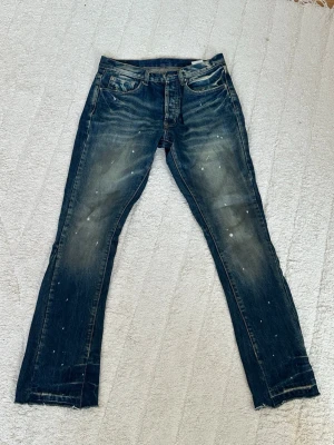 Mnml flared jeans  - Mnml flared jeans storlek 28