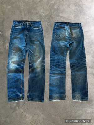Selvedge Apc jeans - Tjena! Säljer ett par apc jeans med riktigt schyssta honeycombs | Passform: Straight/Bootcut | Skick: Mycket bra, lite heelbite men ger bara karaktär | Storlek: W31 | Mått: Midja 40cm Ytterbenslängd 105cm Benöppning 19,5cm