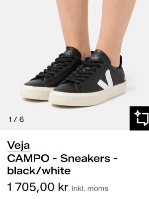 Veja Campo svartvita sneakers - Veja Campo sneakers i perfekt skick, använt endast 4-5 gånger.