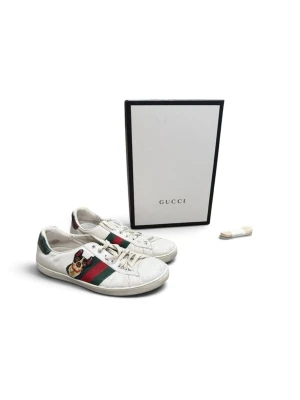 Gucci Ace skor - Säljer ett par vita Gucci Ace skor. Hör av er vid funderingar 
