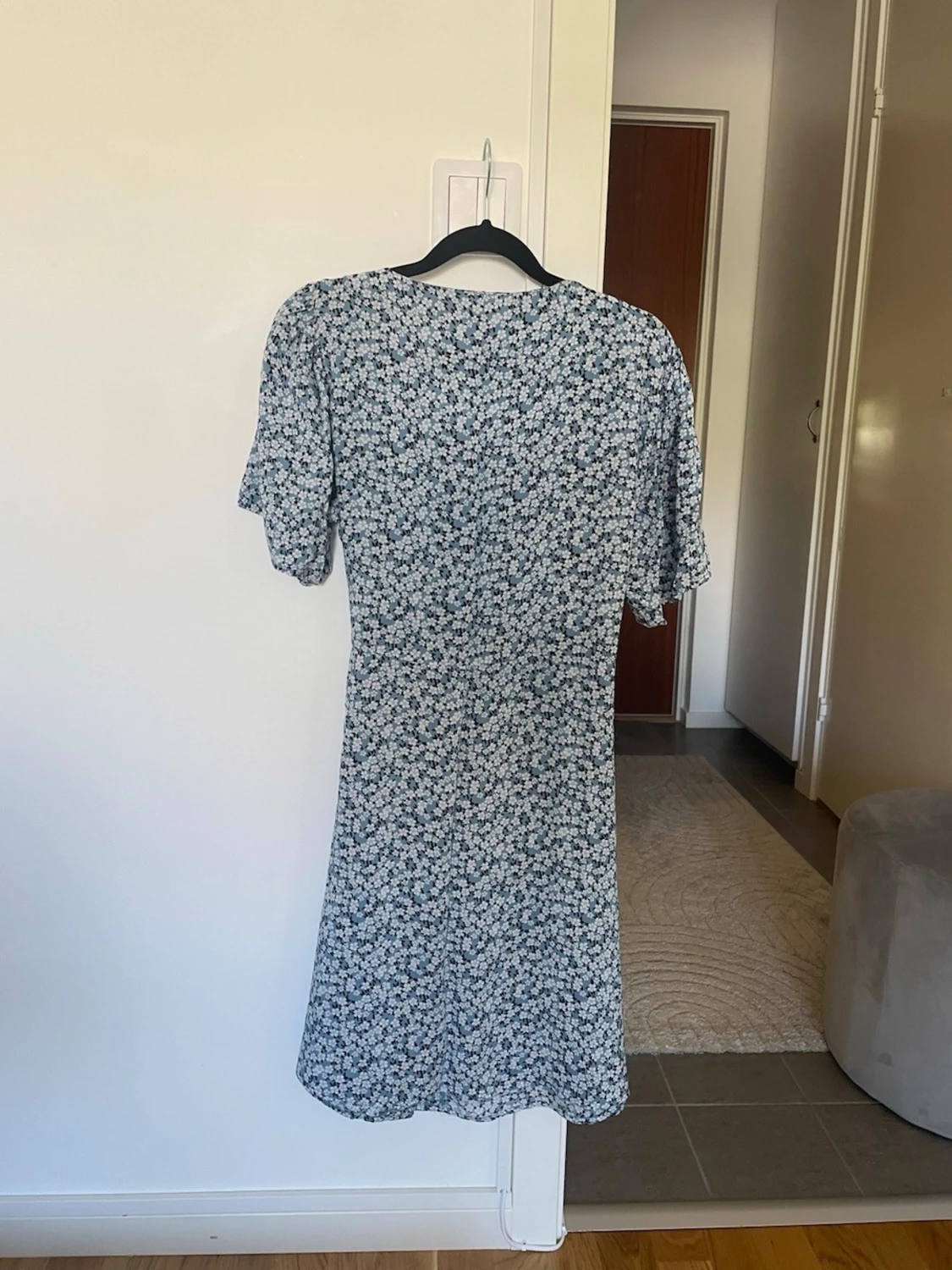 Blommig klänning  - 1
