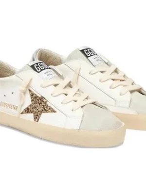 Golden goose skor  - Snygga skor från golden goose i stl 38, dessa köpte jag här på Plick helt nya för 4000! Kvitto finns, använda men i fint skick. Tillbehör medföljer och skorna tvättas av innan dem skickas💕😚