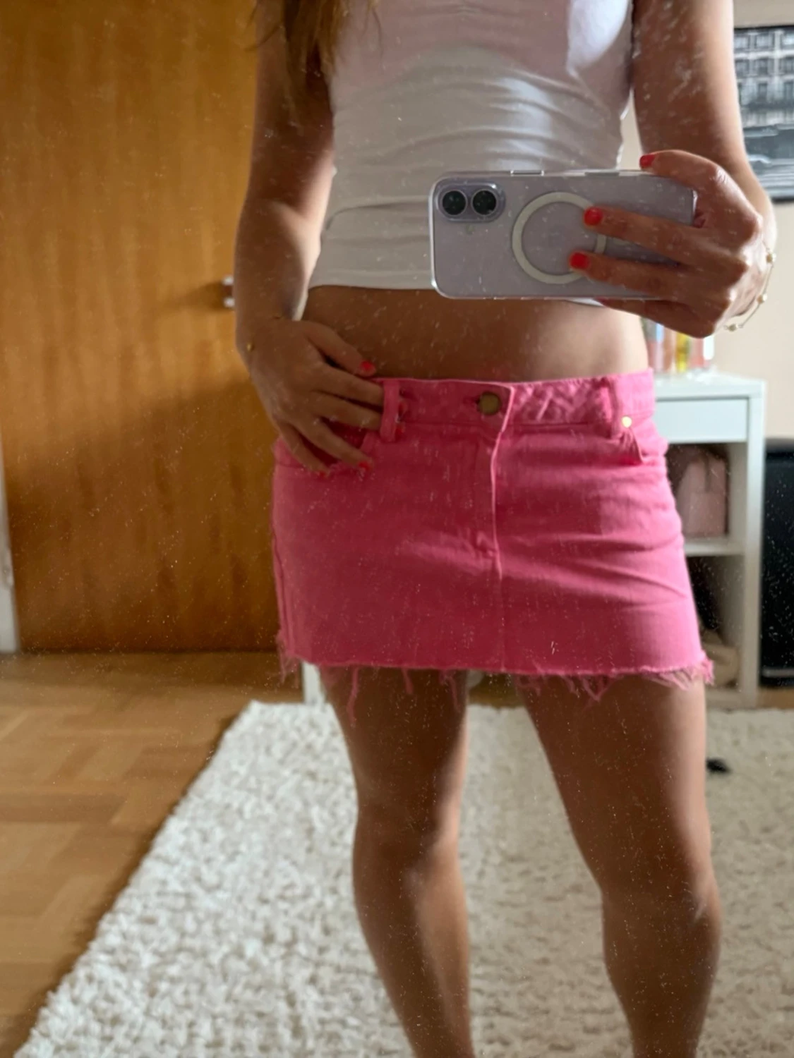 Rosa kort jeanskjol
