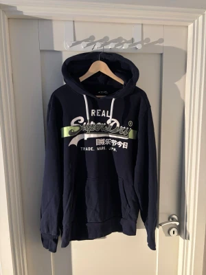 Superdry hoodie  - Superdry hoodie size XL väldigt bra skick!