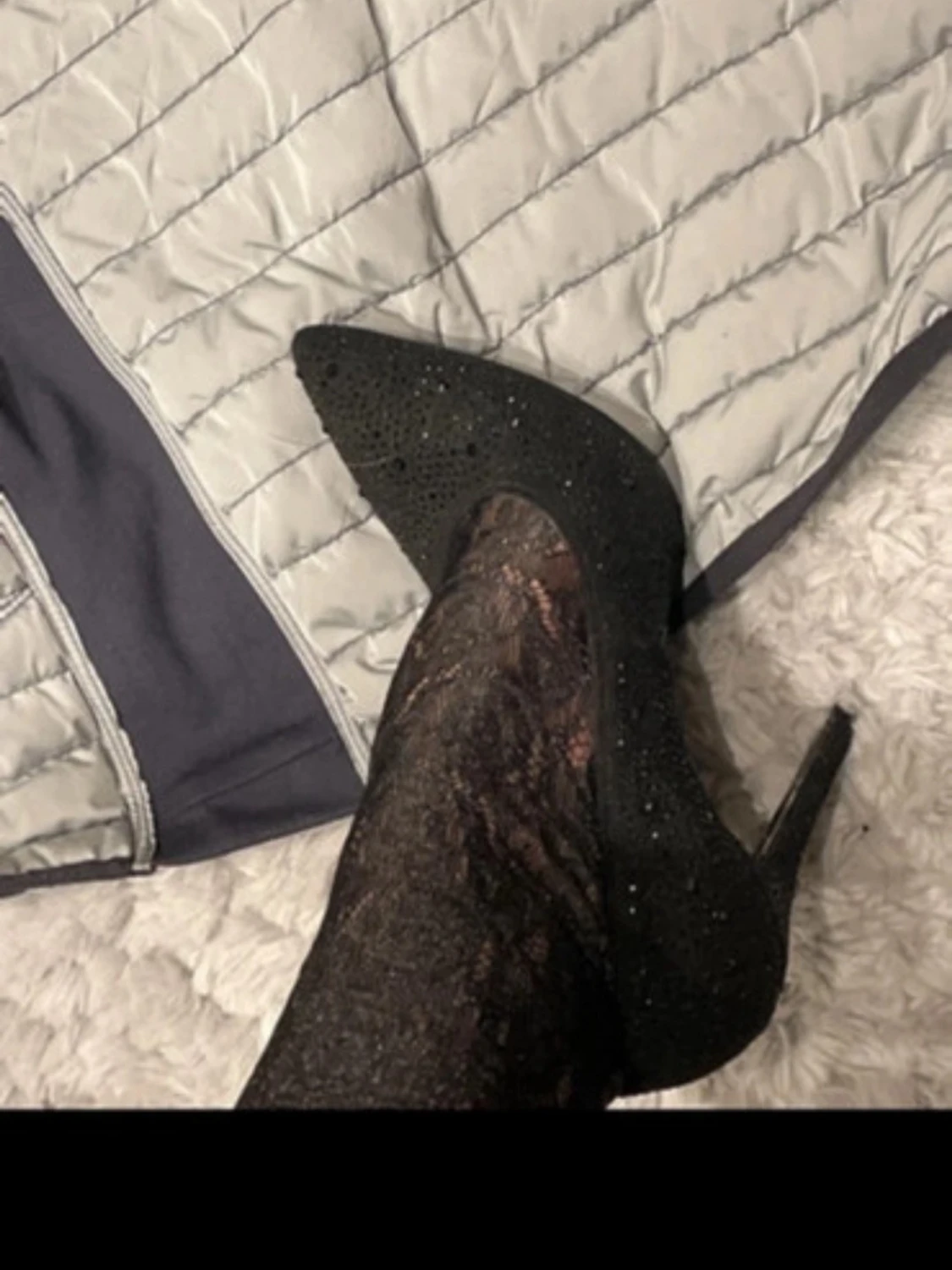 Svarta pumps med strass och spets - 4