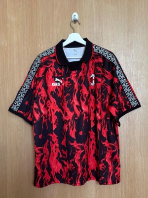 AC Milan Retro Jersey - Helt ny, aldrig använd.