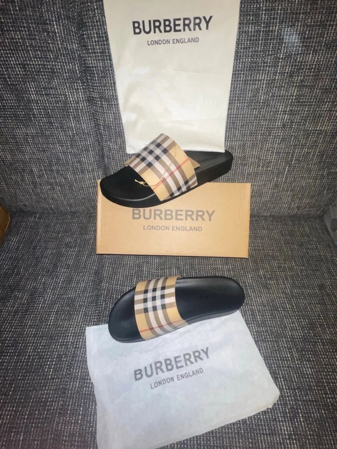 sandaler med rutigt band